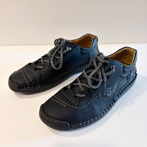 NWOT ALCUBIEREE Black Leather Barefoot Lightweight Shoes Sneakers Mens 9 US